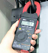 配電盤の交流(AC)電流測定