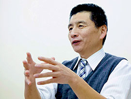 事業の成り立ちを語る赤田社長